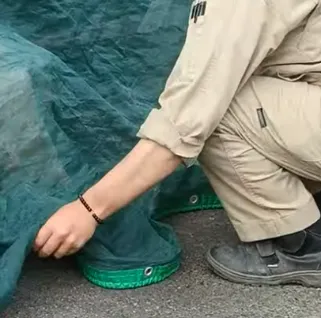 かがむ・持ち上げる動作の負担